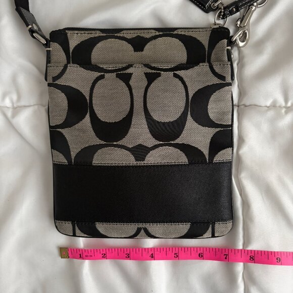 Coach Signature Canvas Logo Black Crossbody Bag Purse EUC - Picture 3 of 6
